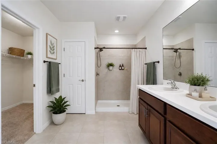 2220 NE 5th  AVE, Cape Coral, FL 33909