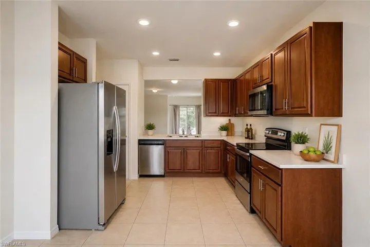 2220 NE 5th  AVE, Cape Coral, FL 33909