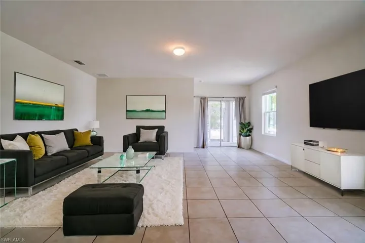 2220 NE 5th  AVE, Cape Coral, FL 33909