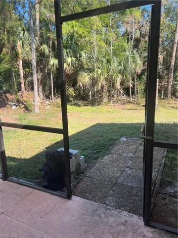 View of grassy yard