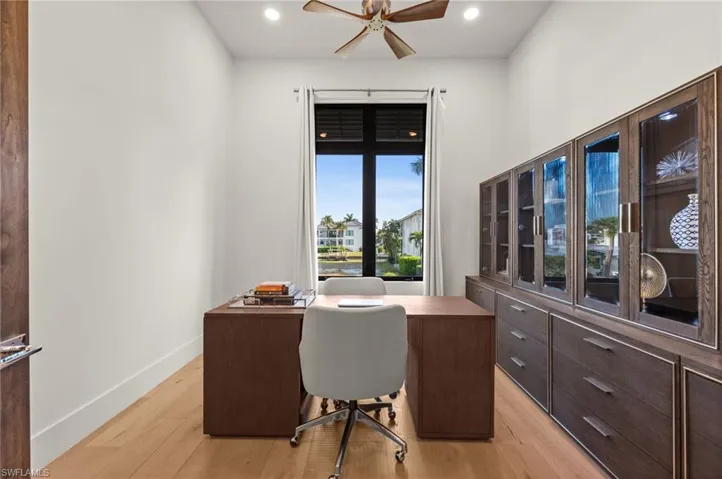 380 Trade Winds Ave, Naples, Florida 34108