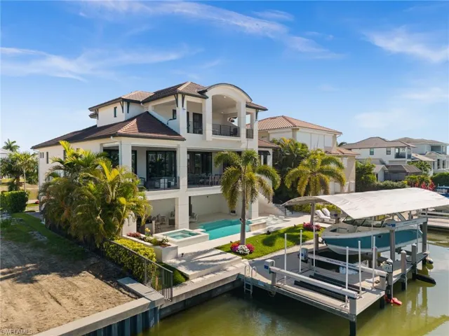 380 Trade Winds Ave, Naples, Florida 34108