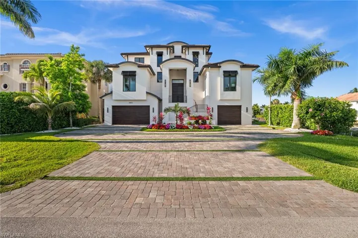 380 Trade Winds Ave, Naples, Florida 34108