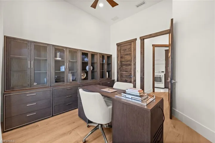 380 Trade Winds Ave, Naples, Florida 34108
