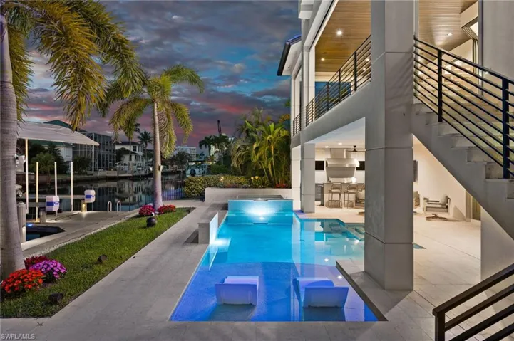 380 Trade Winds Ave, Naples, Florida 34108