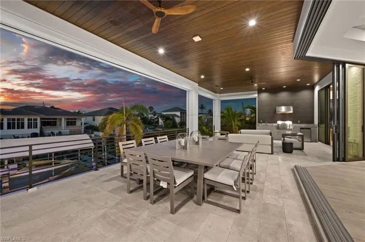 380 Trade Winds Ave, Naples, Florida 34108