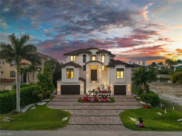 380 Trade Winds Ave, Naples, Florida 34108