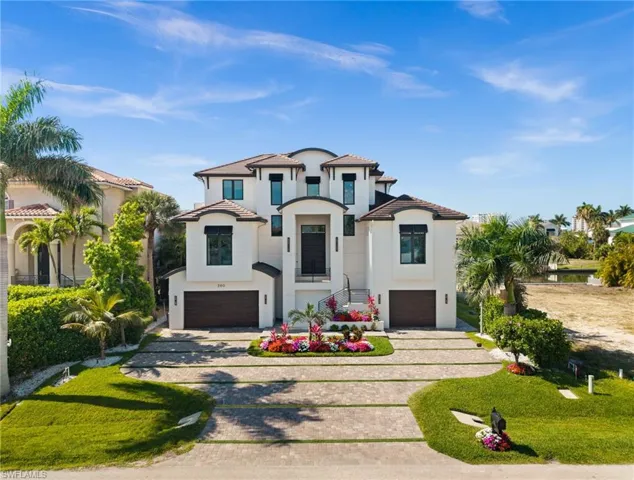 380 Trade Winds Ave, Naples, Florida 34108