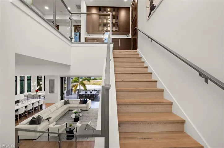 380 Trade Winds Ave, Naples, Florida 34108