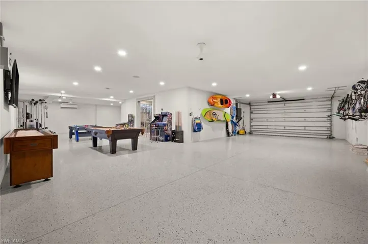 380 Trade Winds Ave, Naples, Florida 34108