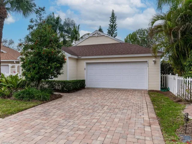 1033  Silverstrand  DR, Naples, FL 34110