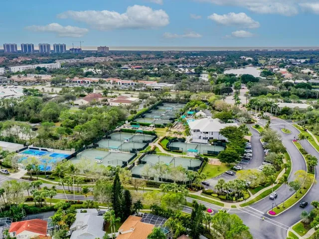 1033  Silverstrand  DR, Naples, FL 34110