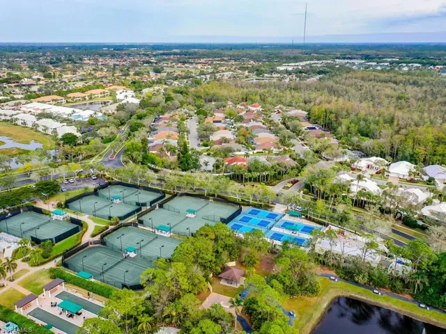 1033  Silverstrand  DR, Naples, FL 34110