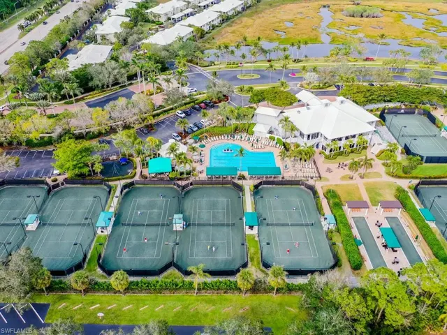 1033  Silverstrand  DR, Naples, FL 34110