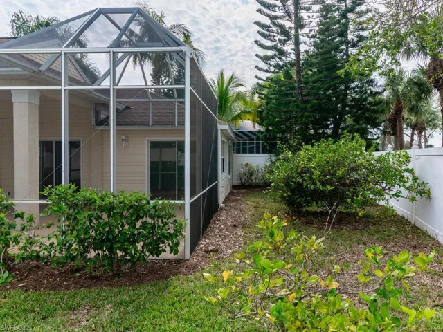 1033  Silverstrand  DR, Naples, FL 34110