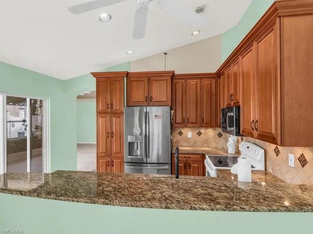 1033  Silverstrand  DR, Naples, FL 34110