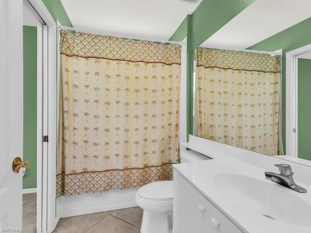 1033  Silverstrand  DR, Naples, FL 34110