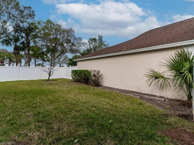 1033  Silverstrand  DR, Naples, FL 34110