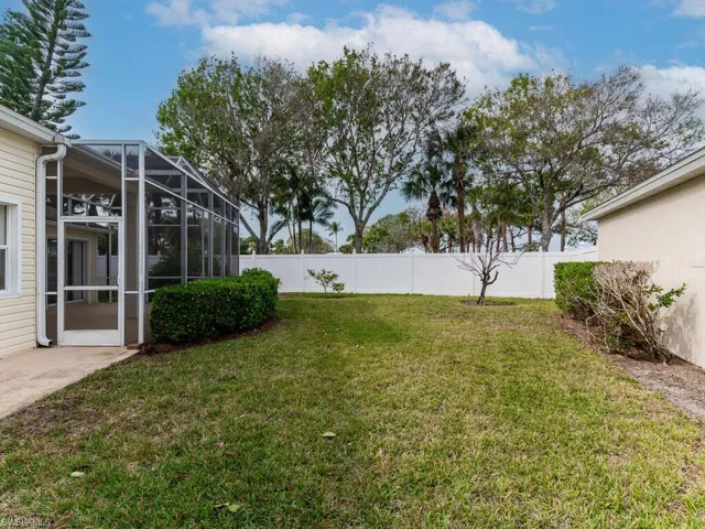 1033  Silverstrand  DR, Naples, FL 34110
