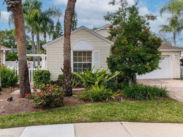 1033  Silverstrand  DR, Naples, FL 34110
