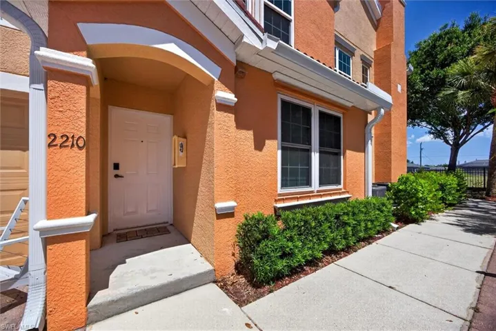 1806 Concordia Lake Cir 2210, Cape Coral, Florida 33909
