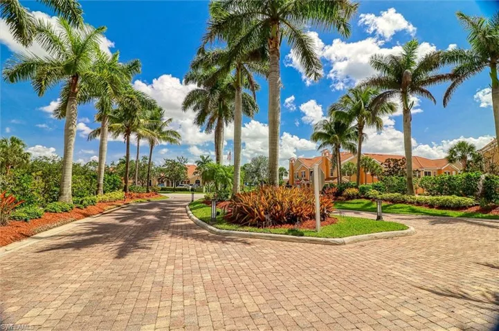 1806 Concordia Lake Cir 2210, Cape Coral, Florida 33909