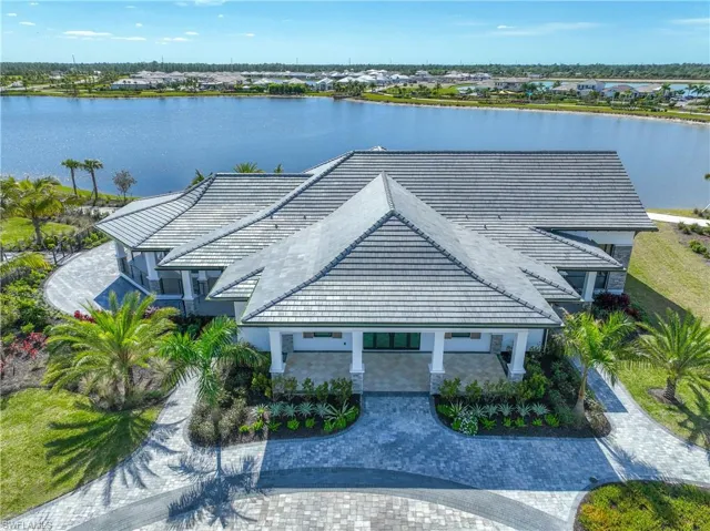 4644  Centaurus  CIR, Naples, FL 34120