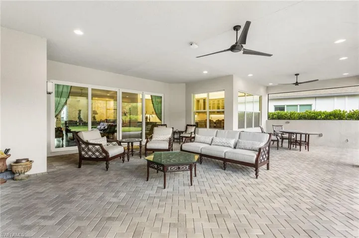 Large Covered Lanai
