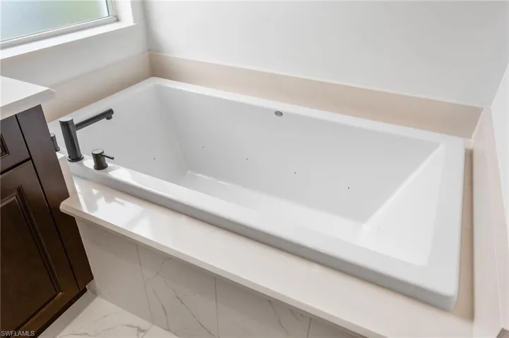 Jetted Tub