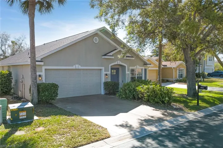 Come fall in love with 12841 Havenridge Cir!