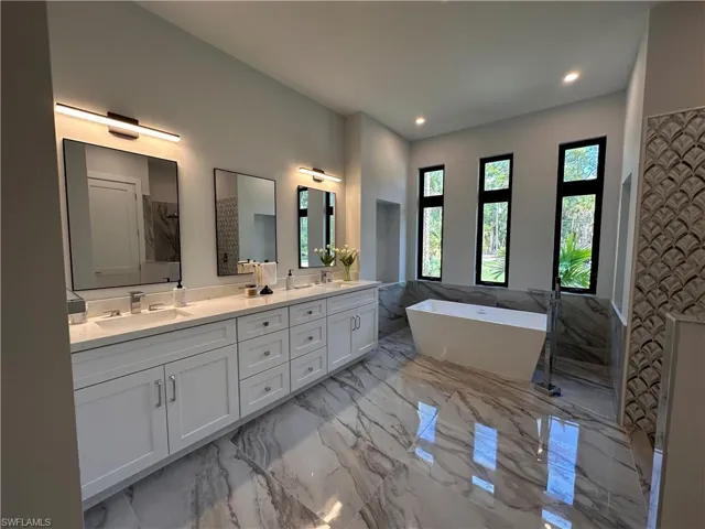 382 39th Ave Ne, Naples, Florida 34120