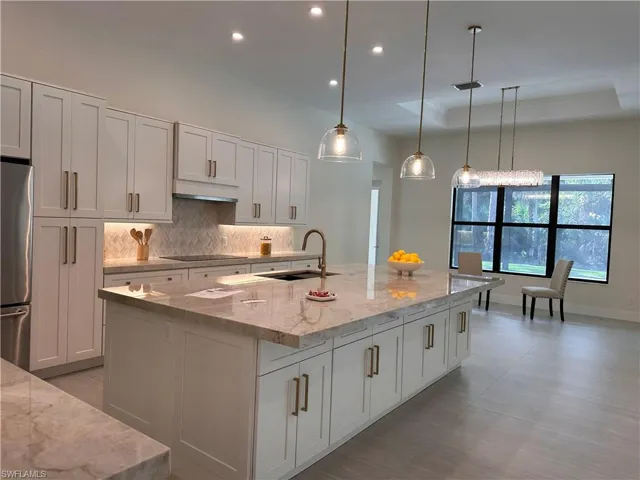 382 39th Ave Ne, Naples, Florida 34120