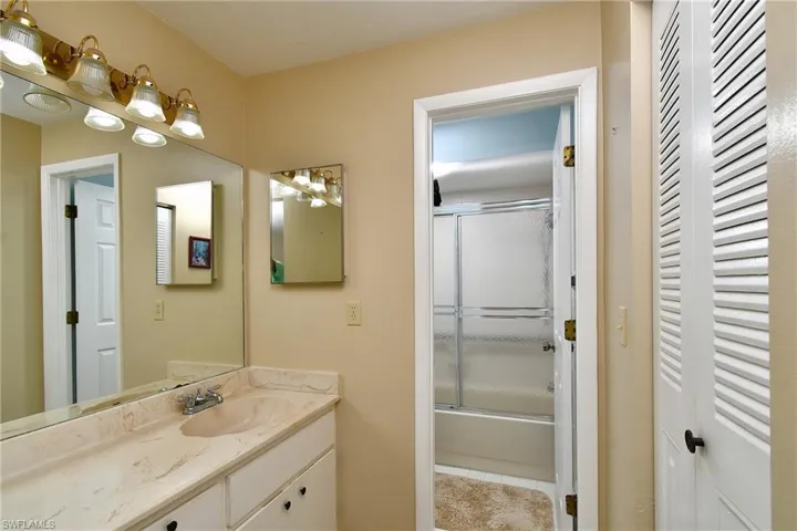 10572  Quincy  CT, Lehigh Acres, FL 33936