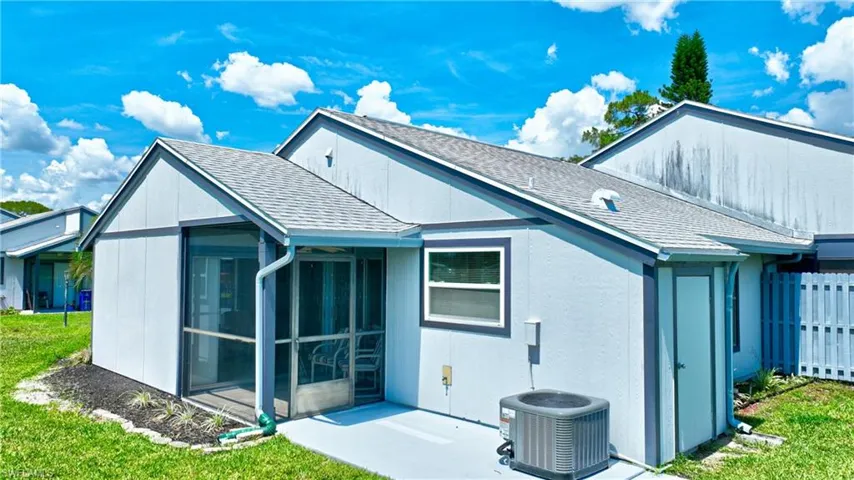 10572  Quincy  CT, Lehigh Acres, FL 33936
