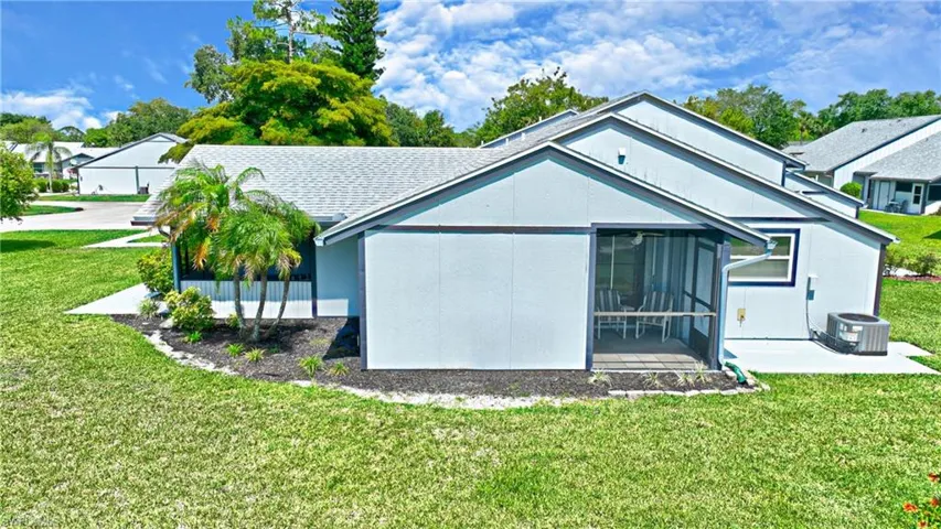 10572  Quincy  CT, Lehigh Acres, FL 33936