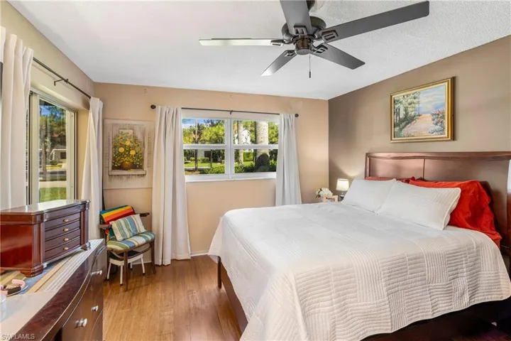 200 Valley Stream Dr 4b, Naples, Florida 34113
