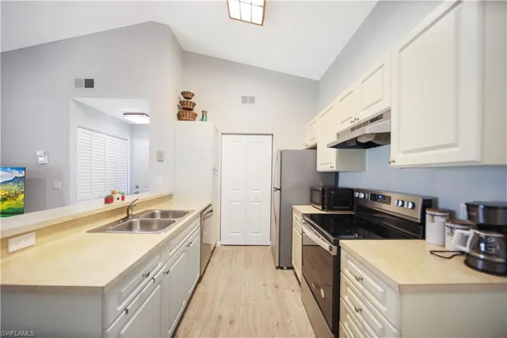 2058 Arbour Walk Cir 3322, Naples, Florida 34109