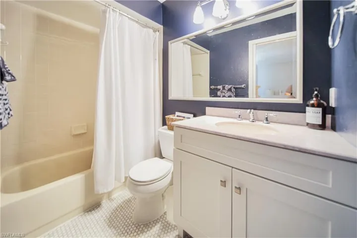 2058 Arbour Walk Cir 3322, Naples, Florida 34109