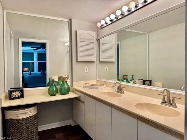 Master Full bath with double vanity
