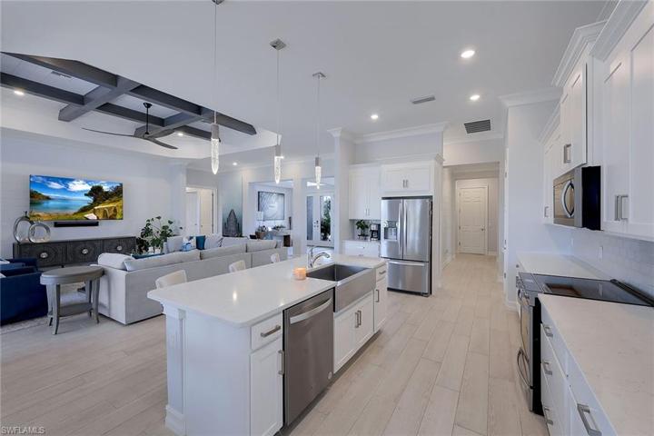 18024 Sandtrap DR, NAPLES FL 34114