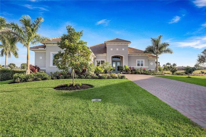 18024 Sandtrap DR, NAPLES FL 34114