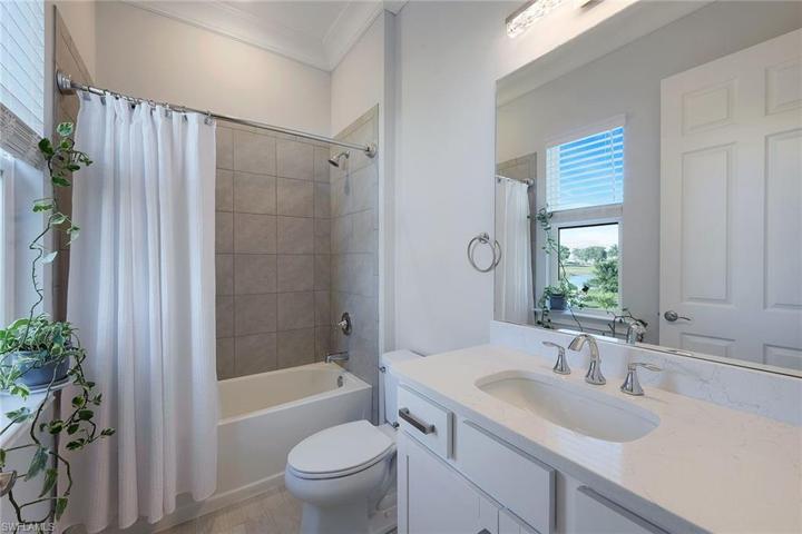 18024 Sandtrap DR, NAPLES FL 34114