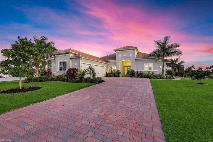 18024 Sandtrap DR, NAPLES FL 34114