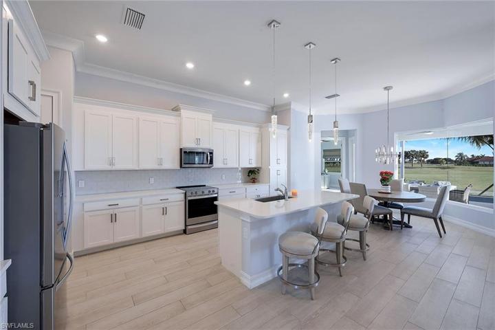 18024 Sandtrap DR, NAPLES FL 34114