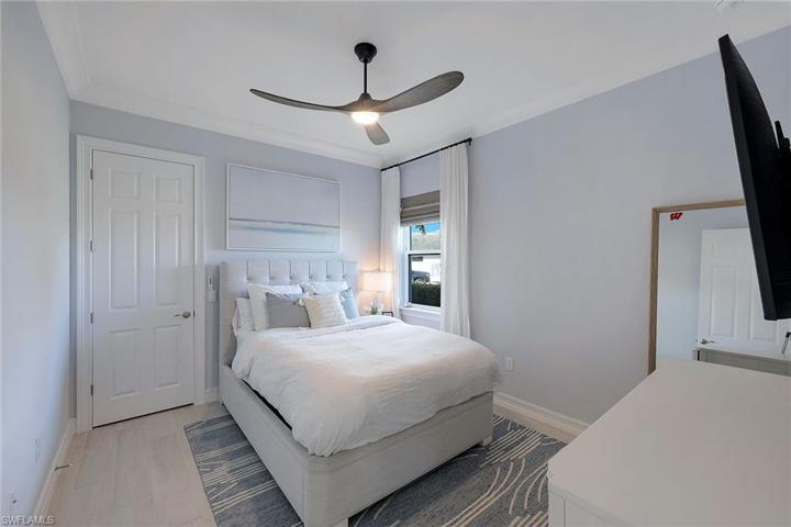 18024 Sandtrap DR, NAPLES FL 34114