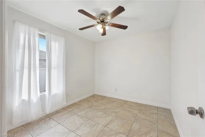 2nd bedroom - split floorplan