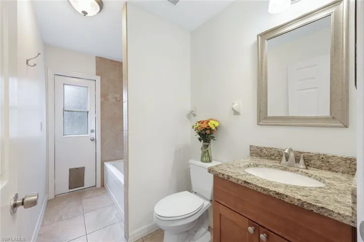Full bathroom - split floorplan, with tub/shower combo