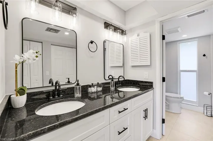 112  Penny  LN, Naples, FL 34112