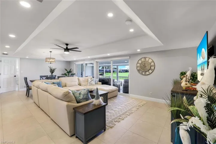 112  Penny  LN, Naples, FL 34112