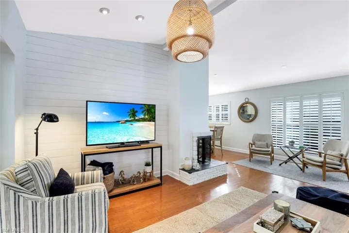 739 7th Ave N, Naples, Florida 34102